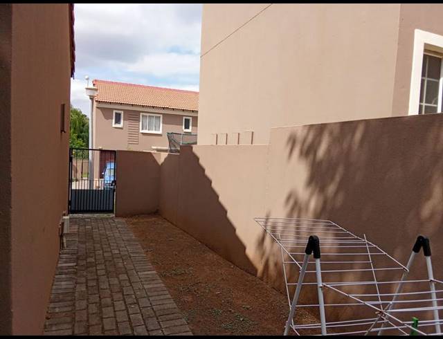 2 BEDROOM TOWNHOUSE FOR SALE IN HALFWAY GARDENS